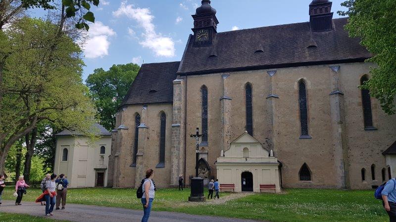 kostel sv.Ondřeje se zámkem v Pohledu