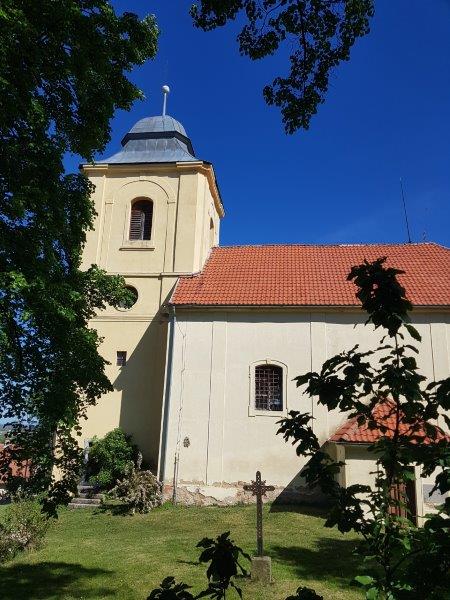 kostel Nejsvětější Trojice Pečky-Dobřichov