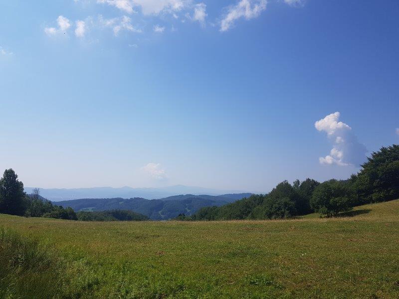 Slovenskem na zříceninu Vršatec          hradu  