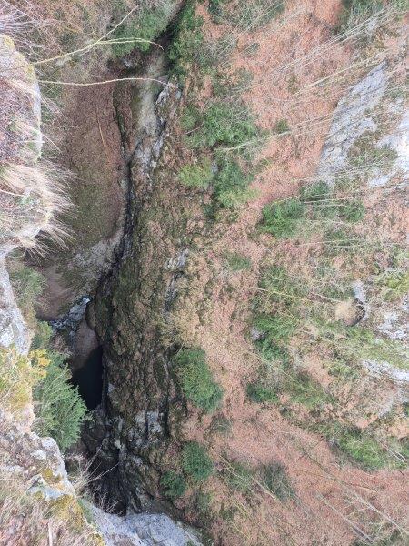 Macocha, hl. 138m z horního můstku
