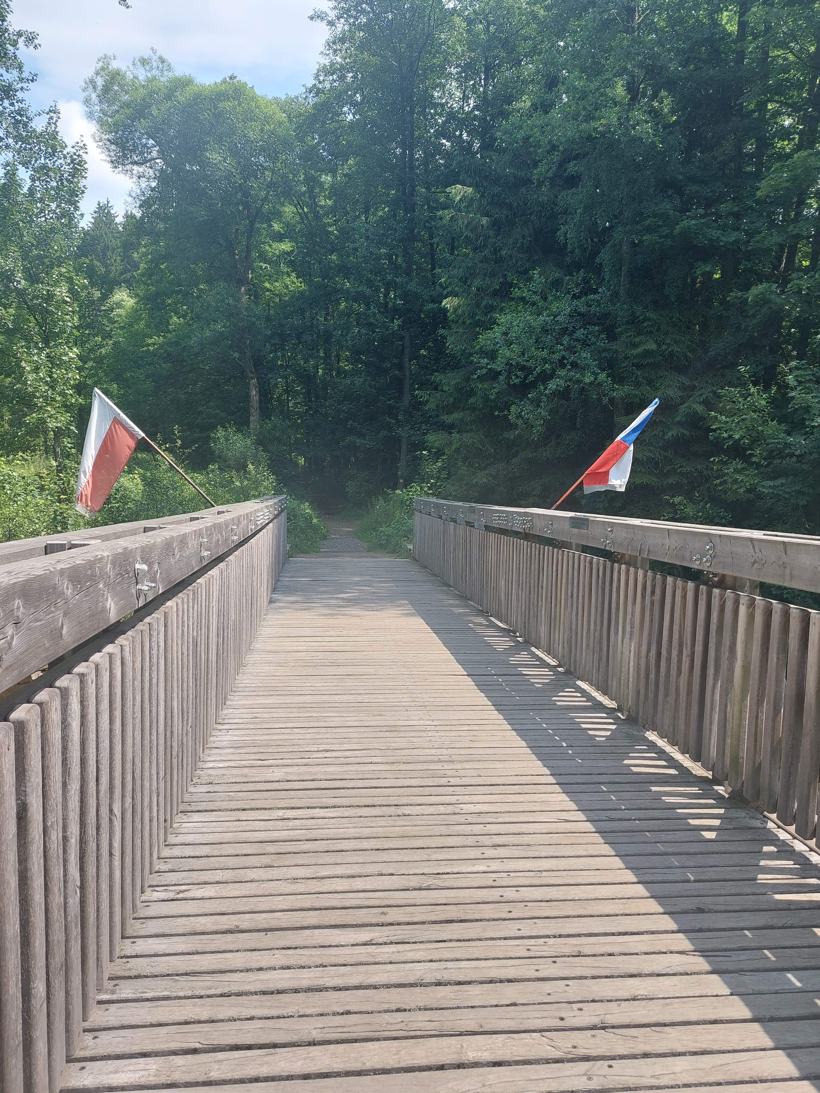 image027
