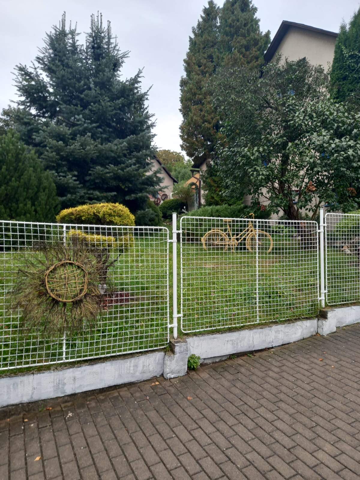image015